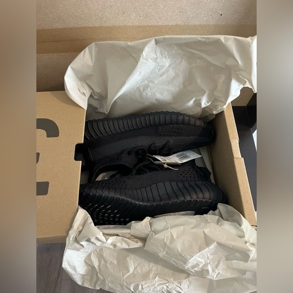 ADIDAS YEEZY BOOST 350 V2 ONYX - Picture 5 of 5